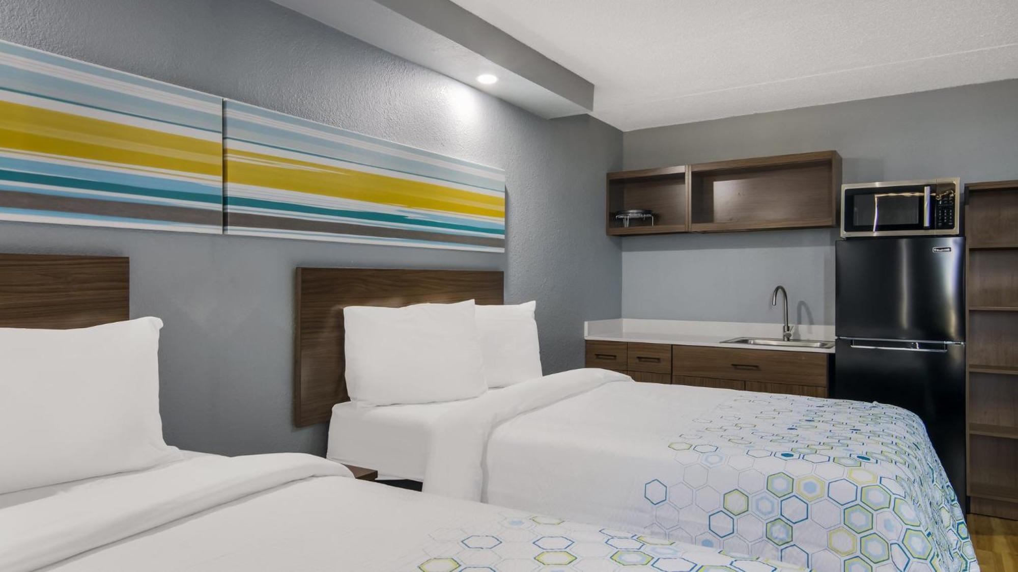 Hometowne Studios By Red Roof And Conference Center Chicago - N Aurora Naperville North Aurora Экстерьер фото