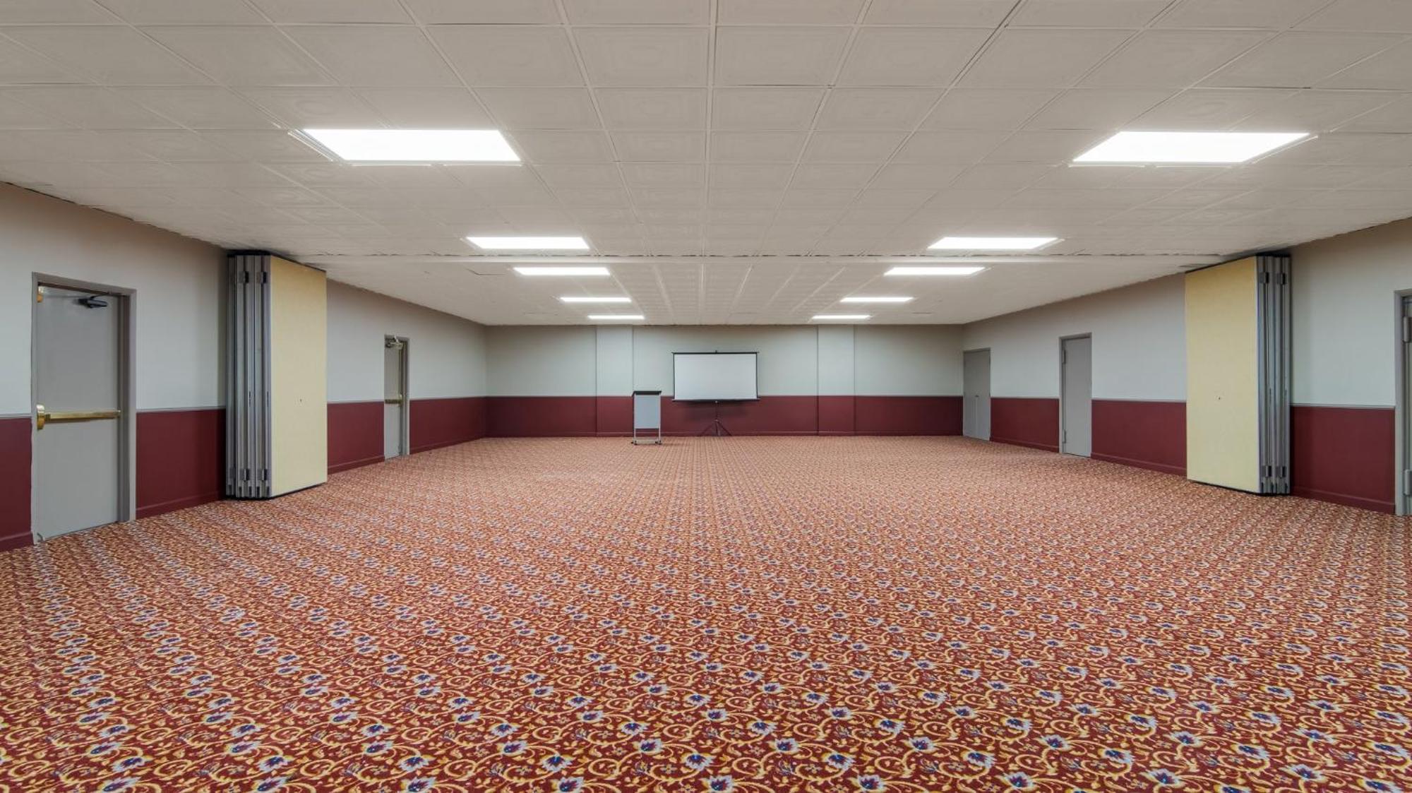 Hometowne Studios By Red Roof And Conference Center Chicago - N Aurora Naperville North Aurora Экстерьер фото